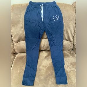 Ivory Ella  Women’s Navy Joggers With Front Pockets; XS